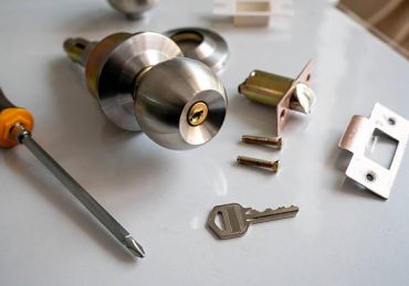 Avant tout, il faut bien identifier le problème de serrurerie. En effet, un diagnostic précis facilite la recherche d’un serrurier