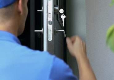 Le parcours d’un serrurier professionnel commence souvent après la troisième. En effet, le CAP Serrurier-Métallier représente