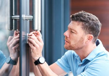 Un serrurier adapte toujours son délai selon le type d’installation demandée. En effet, une pose de serrure simple prend